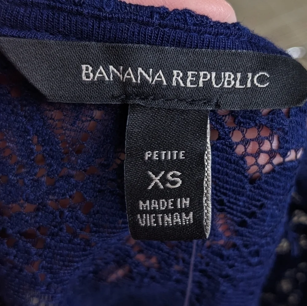 Banana Republic NWT Lace Bell Sleeve Top Sz XS Petite